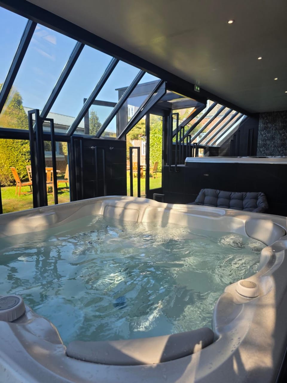 Logis - Hostellerie Saint-Louis & Restaurant Pauze Hotel in Hauts-de-France