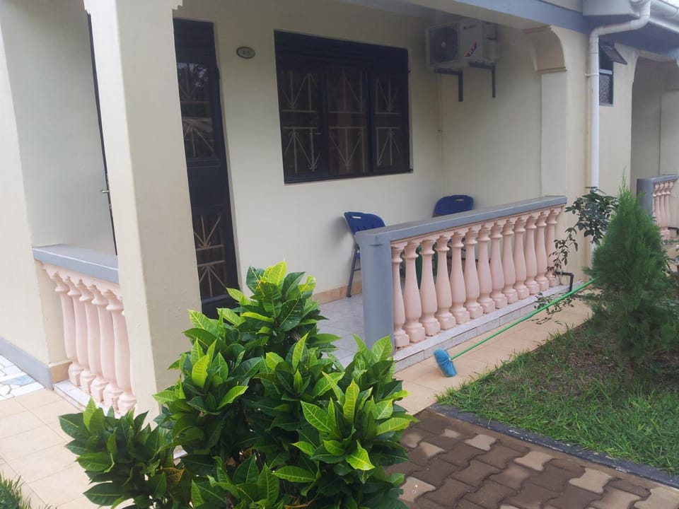Dich Comfort Hotel - Main Branch Hotel in Uganda