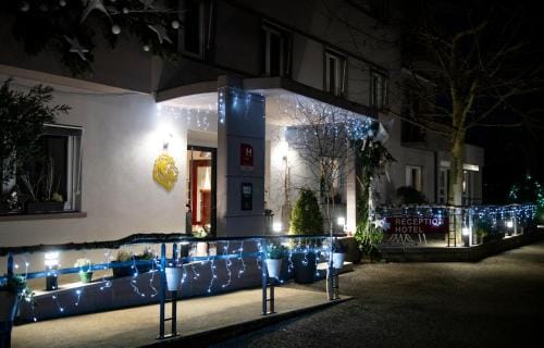 Logis Hotel & Restaurant Au Lion d'Or Hotel in Switzerland
