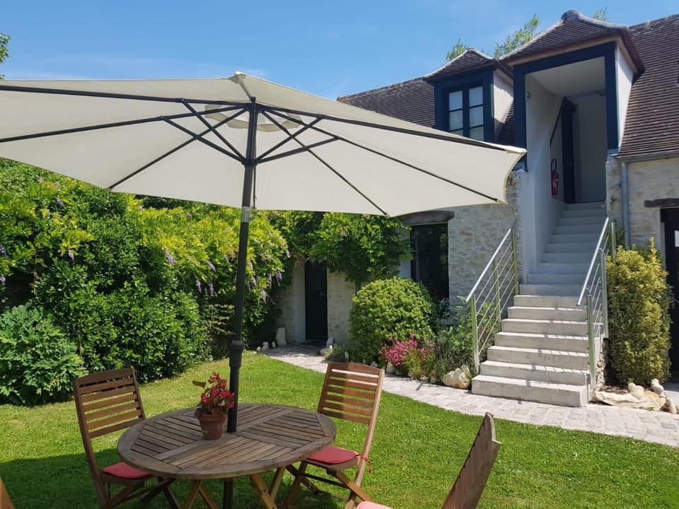 Hotel L'Aunette Cottage Hotel in Île-de-France