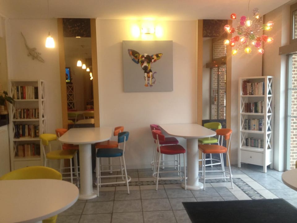 Hotel Couleurs Sud Centre-ville Gare Charleville-Mezieres Hotel in Wallonia, Belgium