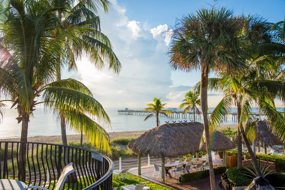 High Noon Beach Resort Hotel in Lauderdale-by-the-Sea