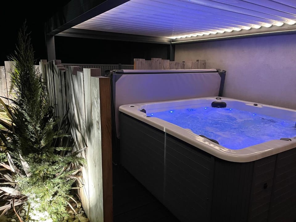 Hot tub