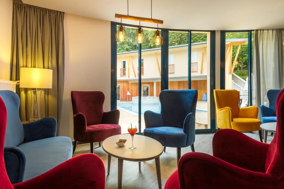 Logis Hotel Parenthese, Restaurant & Spa Hotel in Jura