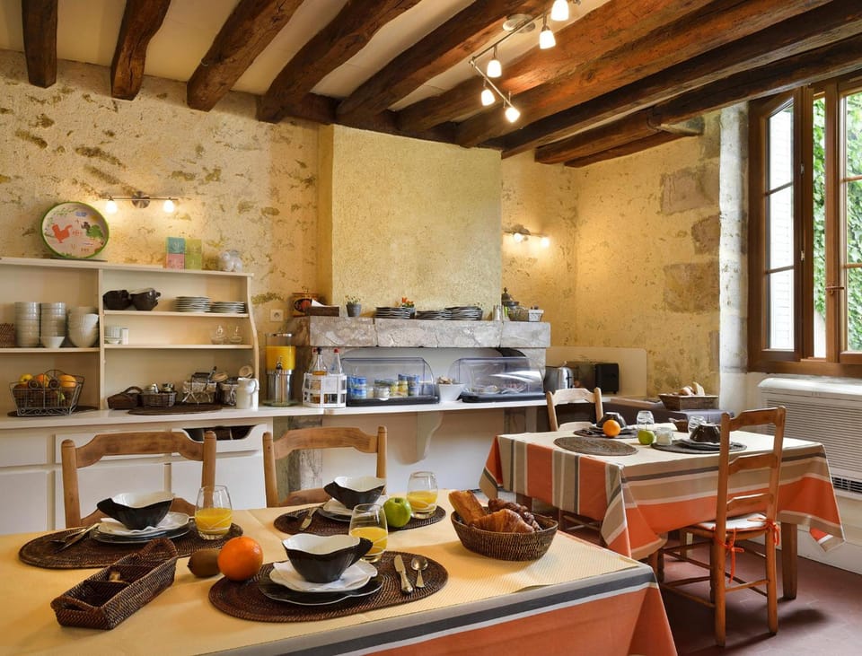 Logis Auberge Du Centre Hotel in Centre-Val de Loire