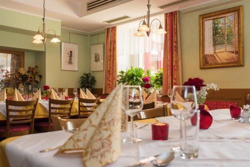 Gasthaus-Gostisce-Trattoria Ogris Inn in Carinthia, Austria