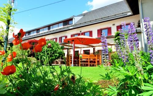 Gasthaus-Gostisce-Trattoria Ogris Inn in Carinthia, Austria