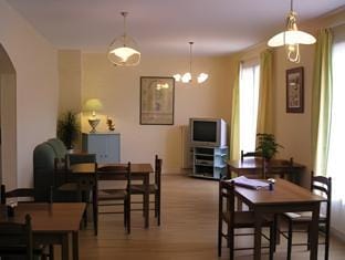 Hotel Le Lyon Vert Commentry Hotel in Auvergne-Rhône-Alpes