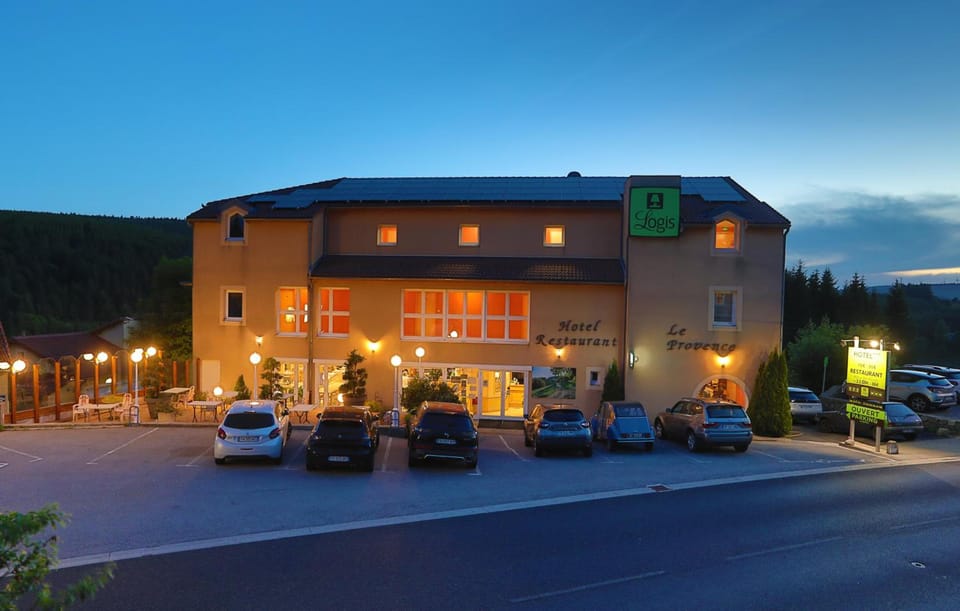 Logis Hotel Spa Restaurant Le Provence Hotel in Auvergne-Rhône-Alpes