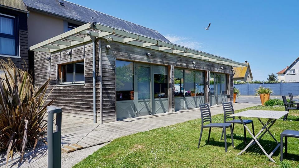 La Cremaillere Hotel-Restaurant Hotel in Courseulles-sur-Mer