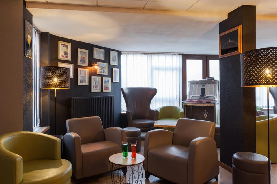 The Originals City, Hotel Castel Burgond, Dijon Ouest Hotel in Dijon