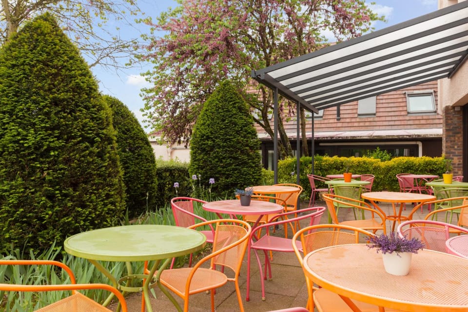 The Originals City, Hotel Castel Burgond, Dijon Ouest Hotel in Dijon
