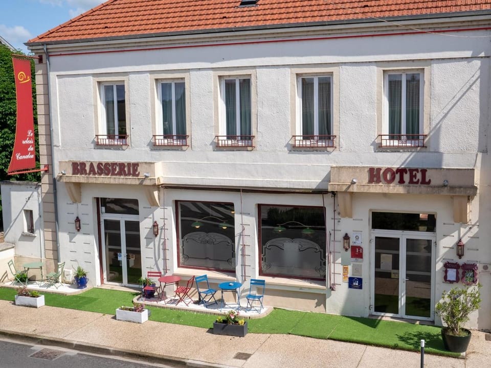 Le Relais Du Canalou Hotel in Bourgogne-Franche-Comté