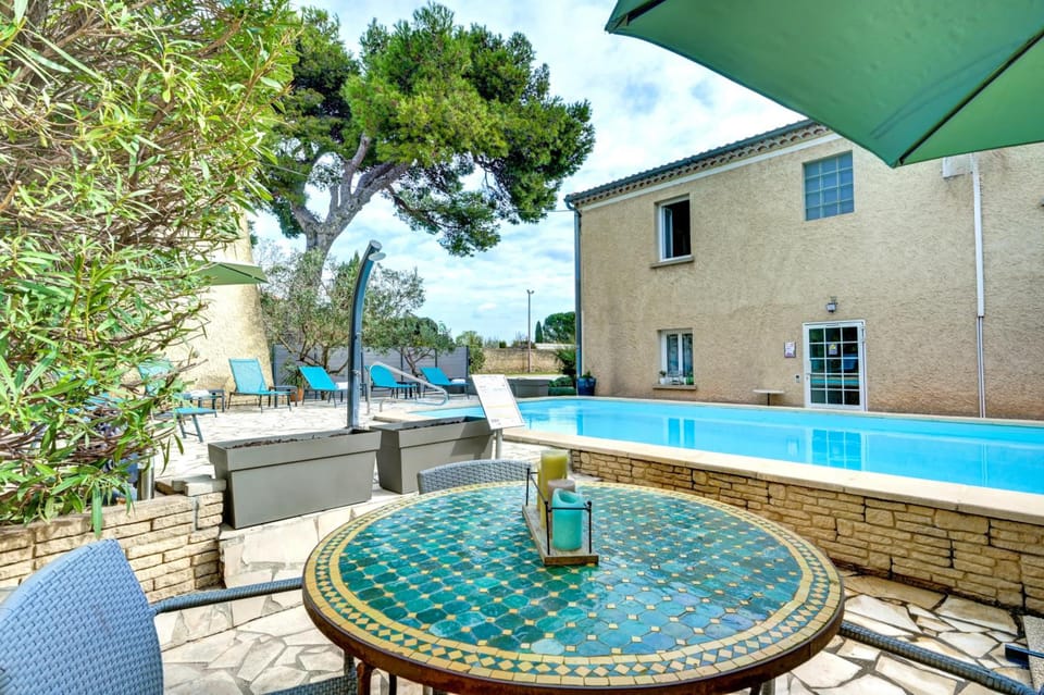 Logis Hotel La Bastide d'Entraigues Hotel in Provence-Alpes-Côte d'Azur