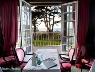 Domaine Saint Clair - Le Donjon Hotel in Étretat