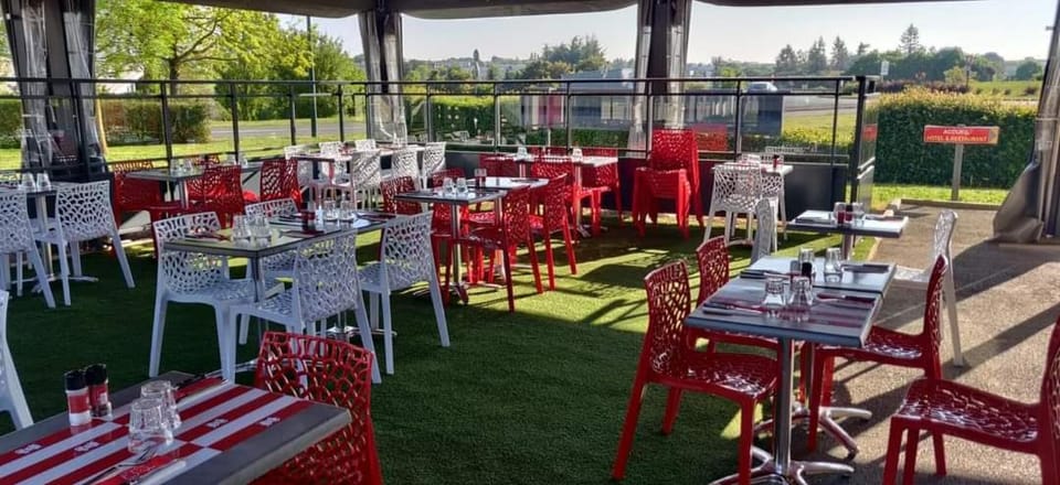 Contact Hotel Fontenay le Comte Hotel in Pays de la Loire