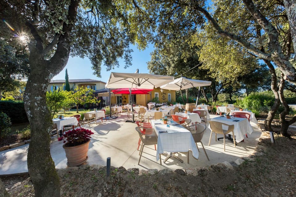 Logis Hotel La Bastide De Grignan & Restaurant La Chenaie Hotel in Grignan