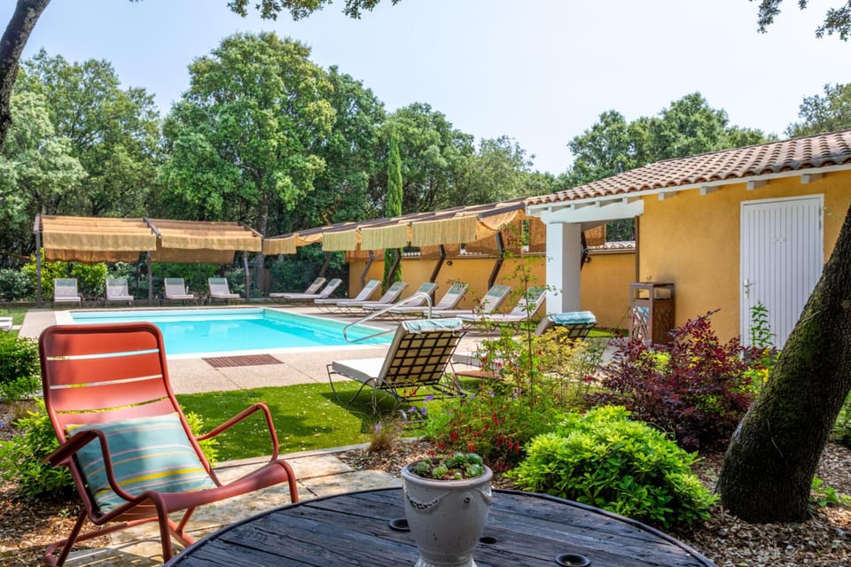 Logis Hotel La Bastide De Grignan & Restaurant La Chenaie Hotel in Grignan