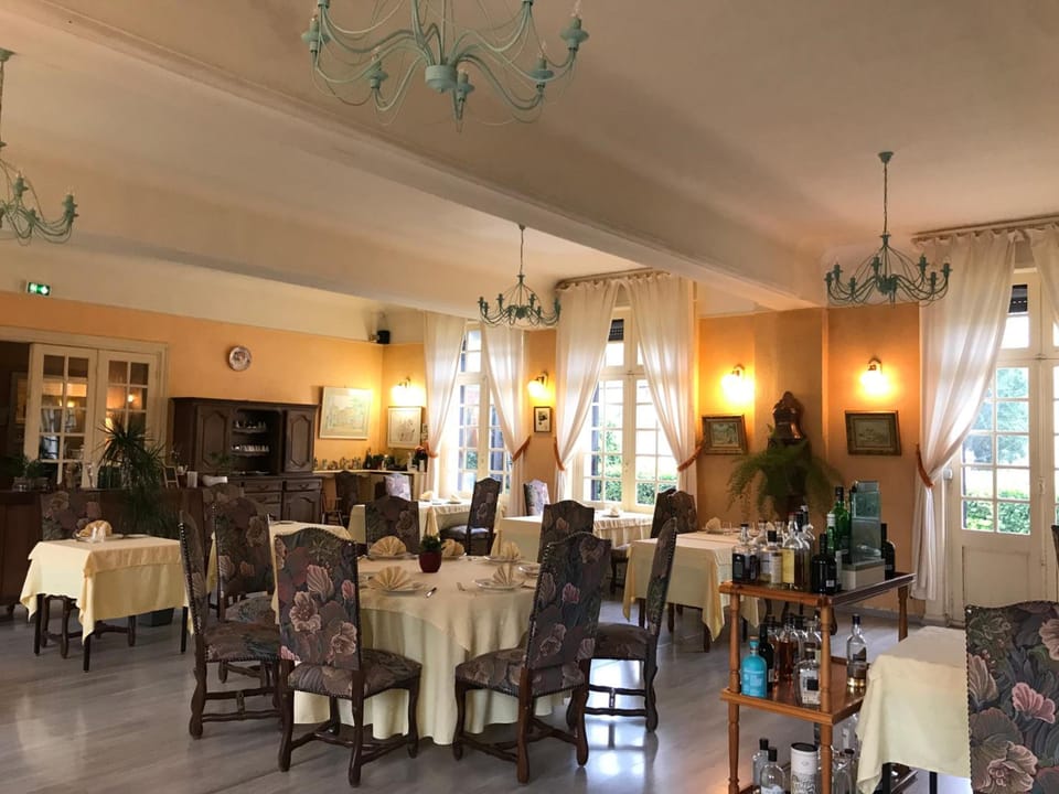 Logis hotel & Restaurant - Auberge de la Foret Hotel in Hauts-de-France