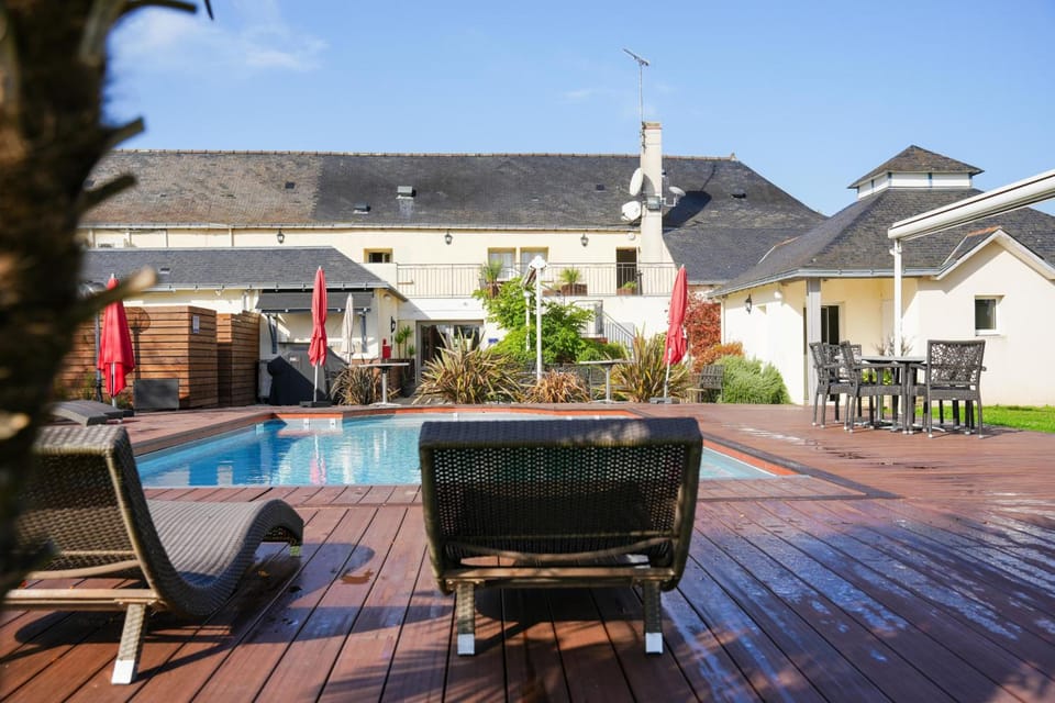 Logis L'Abreuvoir Hotel in Brittany