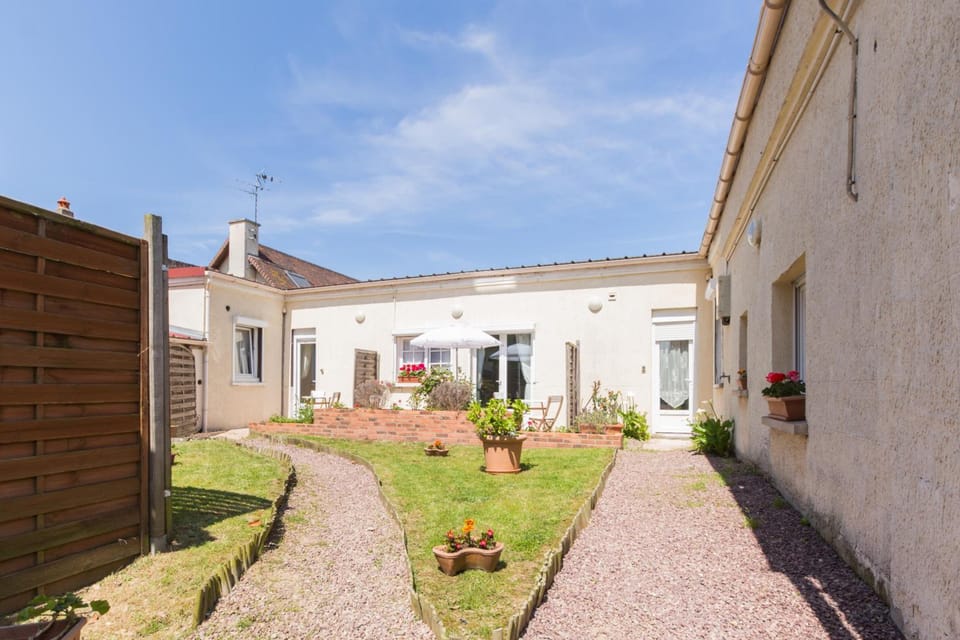 Le Canada Hotel in Normandy