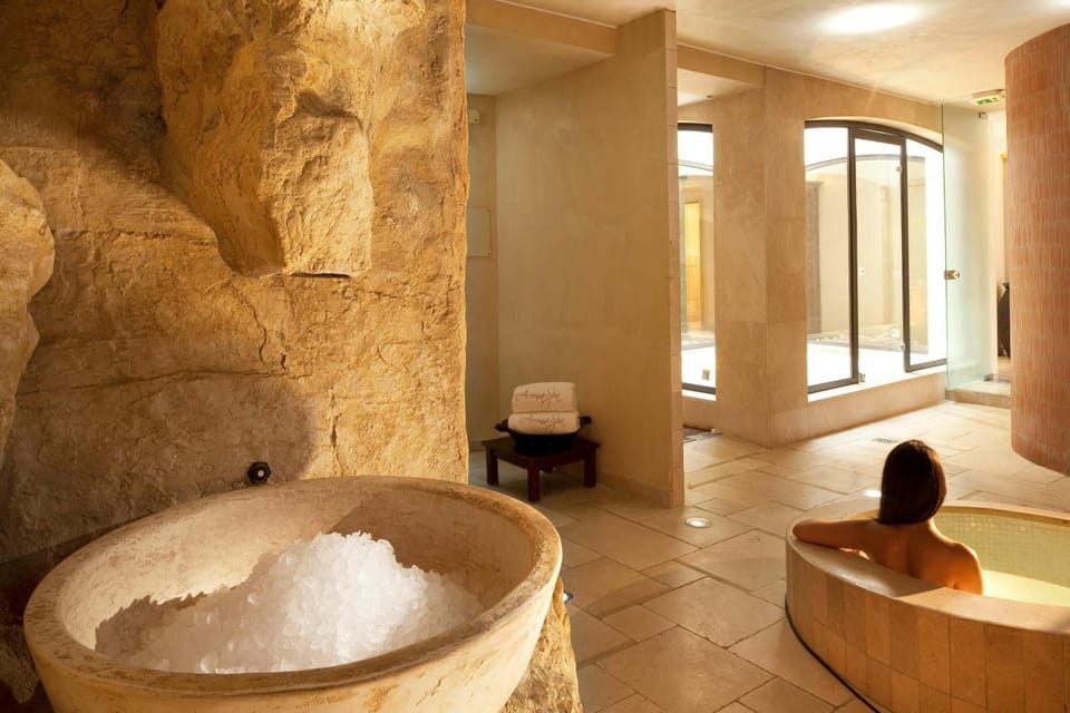 Maison Berard Hotel - Restaurant - Spa Hotel in La Cadière-d'Azur