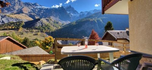 Panoramic Village - Locations vue Glaciers - Chez Philippe Hotel in La Grave