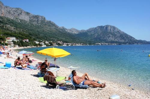 Apartments and rooms by the sea Zaostrog, Makarska - 2662 Hotel in Dubrovnik-Neretva County