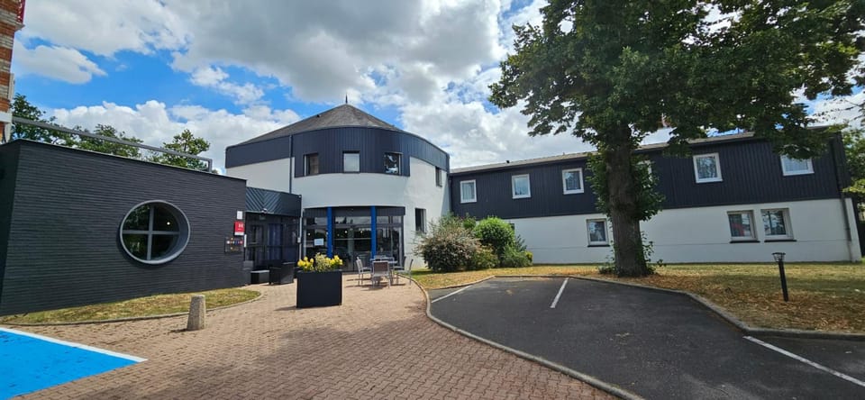 Hotel Le Circuit Le Mans Hotel in Le Mans