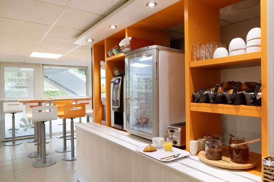 Premiere Classe La Ville Du Bois Hotel in Île-de-France