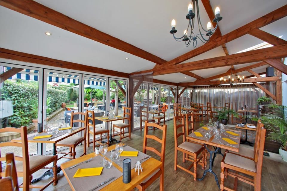 Logis Hotel Le Cygne Hotel in Le Bugue