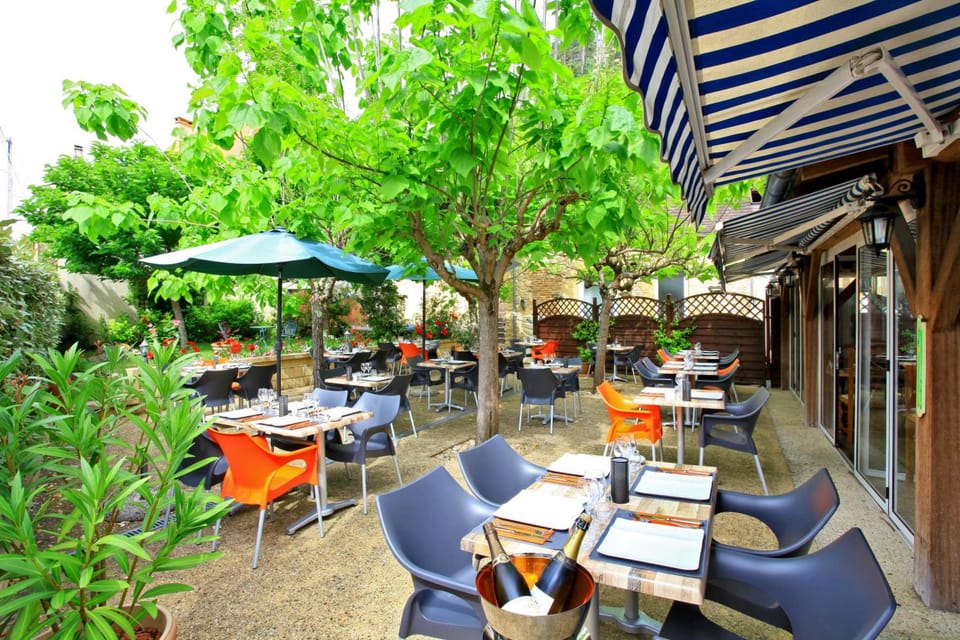 Logis Hotel Le Cygne Hotel in Le Bugue