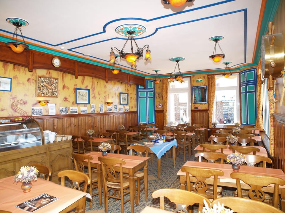 Hotel De Calais Hotel in Normandy