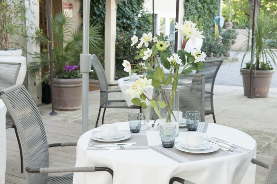 Hotel Ermitage Hotel in Villeneuve-lès-Avignon