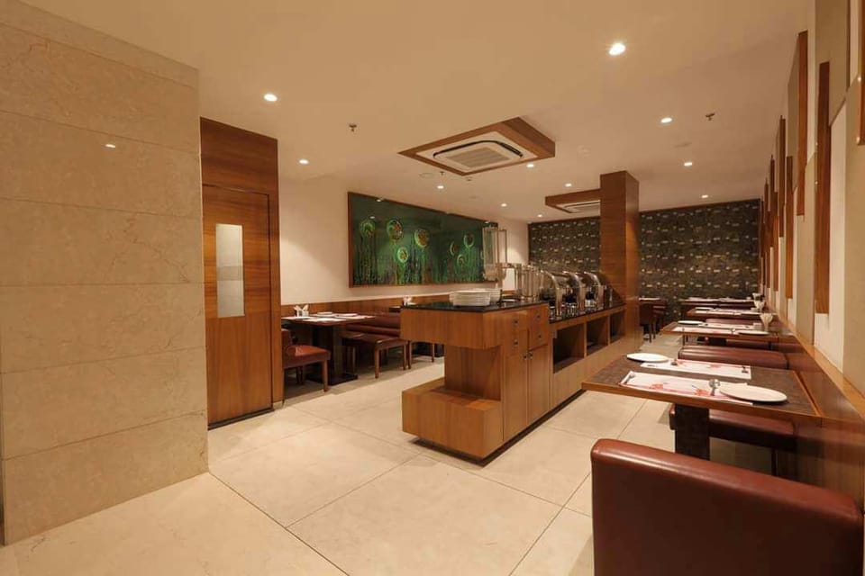 Hotel Rezaas Hotel in Ahmedabad