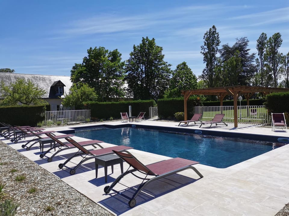 Logis Le Fleuray Hotel in Centre-Val de Loire