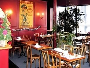 Hotel Terminus - Pizzeria Pizz'a gogo - salle de sport - face a la gare Hotel in Jura