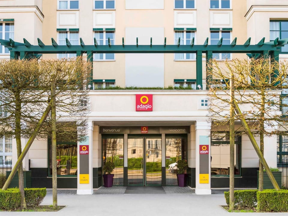 Aparthotel Adagio Val d'Europe near Disneyland Paris Hotel in Chessy