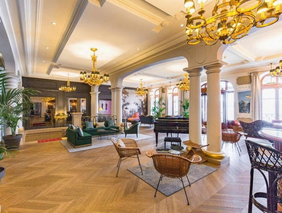 Le Palace De Menthon Hotel in Menthon-Saint-Bernard