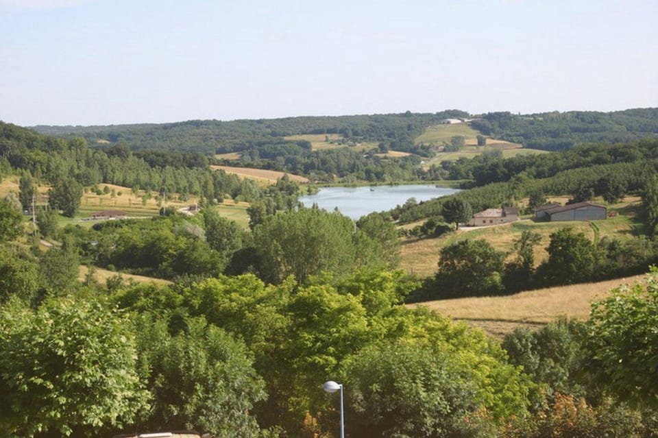 L'Auberge du Quercy Blanc Hotel in Occitanie