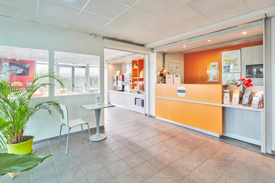 Hotel Premiere Classe Avignon Parc Des Expositions Hotel in Avignon