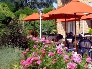 Logis Hotel & Restaurant - Le Relais de Montigny Hotel in Normandy