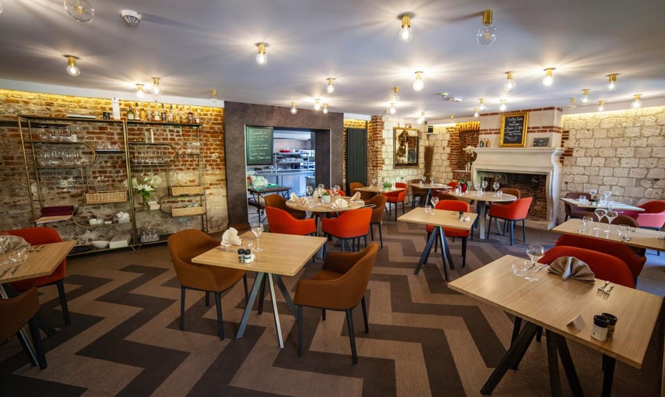 Logis Hotel & Restaurant - Les Hauts de Montreuil Hotel in Hauts-de-France