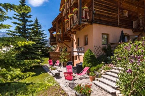 Le Chalet d'en Ho Hotel in Piedmont