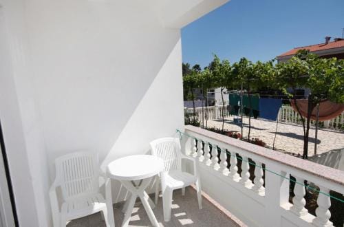 Apartments and rooms with parking space Palit, Rab - 5061 Hotel in Lika-Senj County