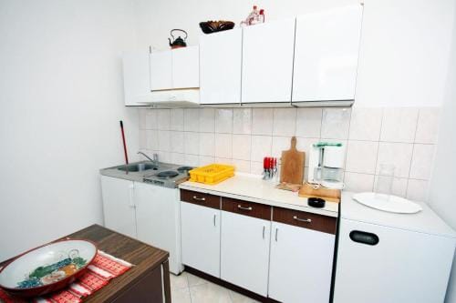 Triple Room Barbat 5070b Hotel in Lika-Senj County