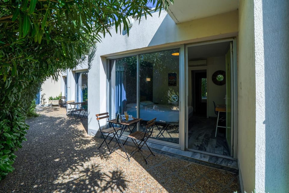 Amerique Hotel Palavas Montpellier Sud -LOGIS-                                   Hotel in Palavas-les-Flots
