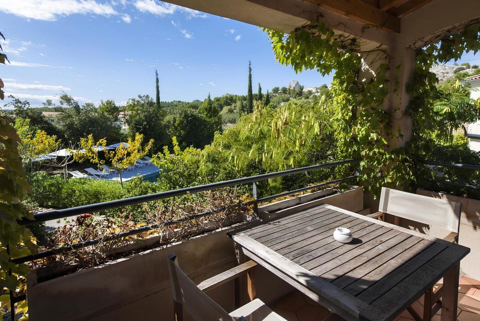 Du Cote Des Olivades Hotel in Arles
