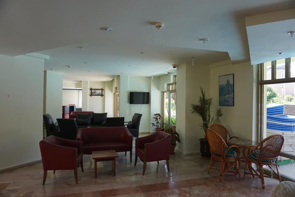 Shared lounge/TV area