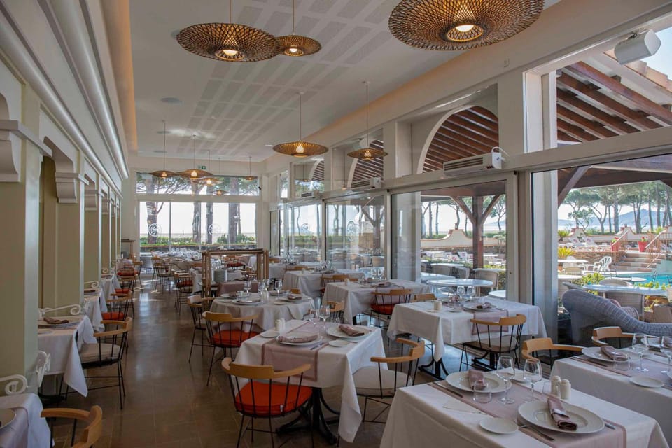 Grand Hotel Du Lido - sur la plage d'Argeles Hotel in Argeles-sur-Mer